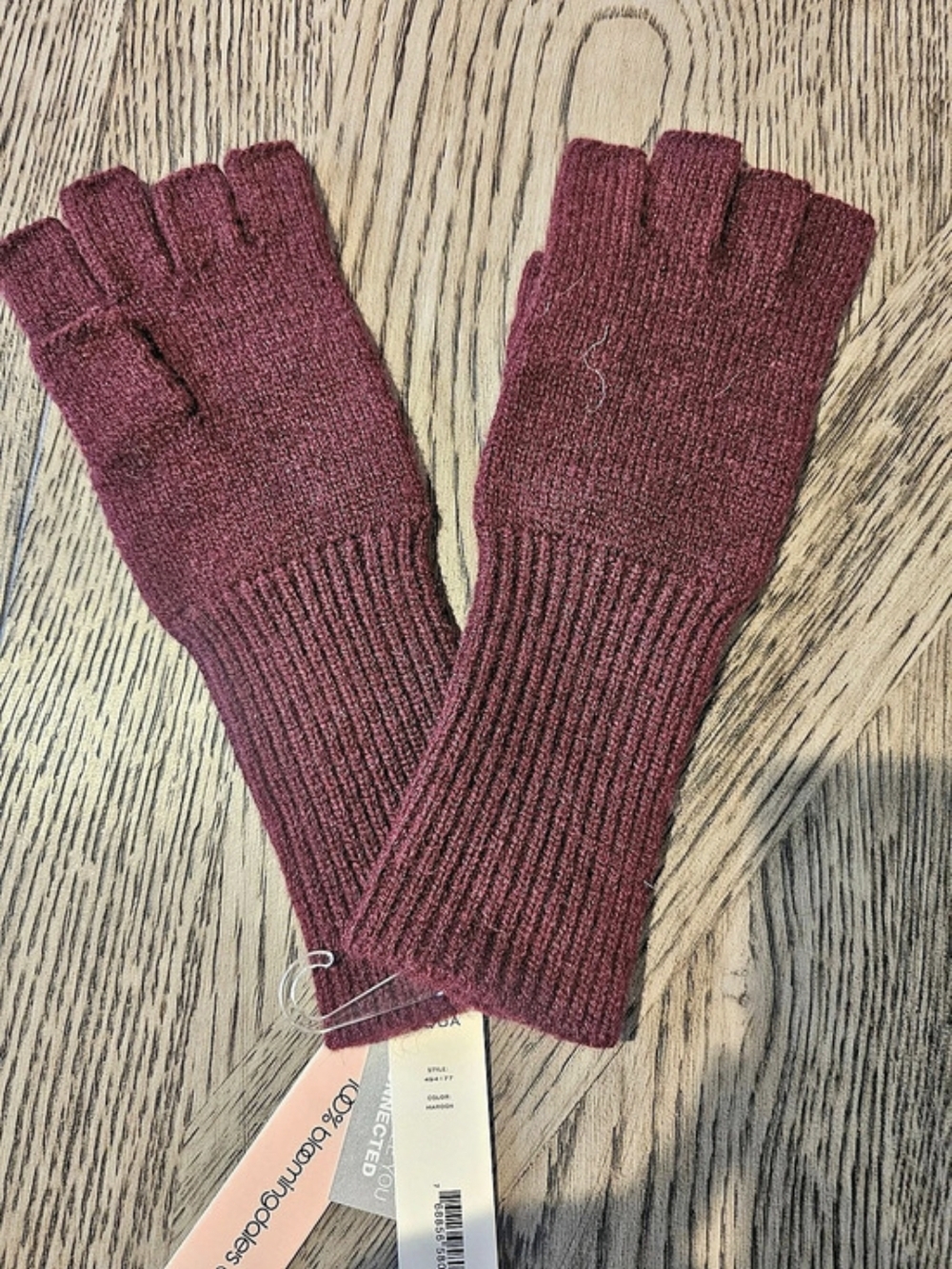Aqua Fingerless Gloves Burgundy NWT